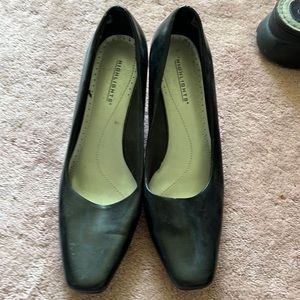 Highlights black heels size 8